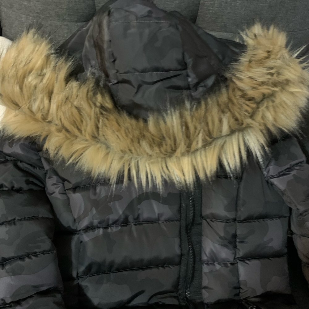 Coat - Picture 4 of 6